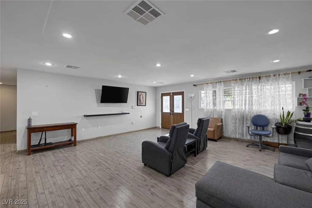 603 Palmhurst, Las Vegas, NV 89145