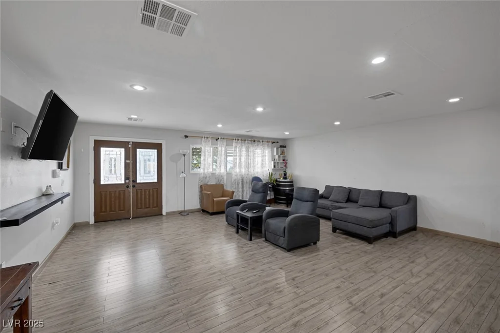 603 Palmhurst, Las Vegas, NV 89145