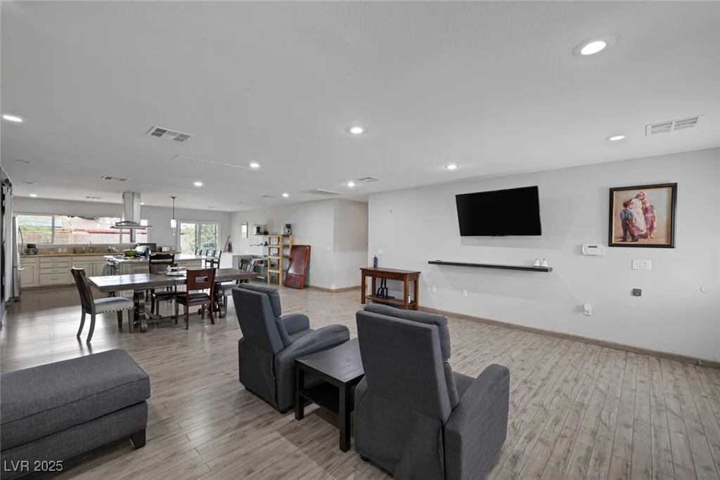 603 Palmhurst, Las Vegas, NV 89145