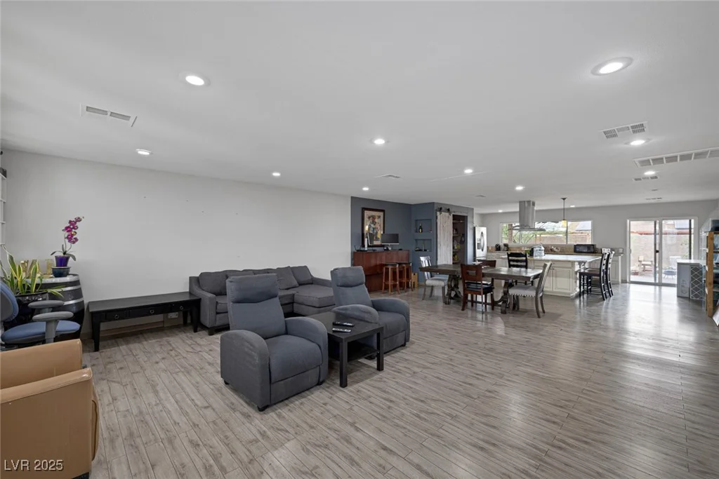 603 Palmhurst, Las Vegas, NV 89145