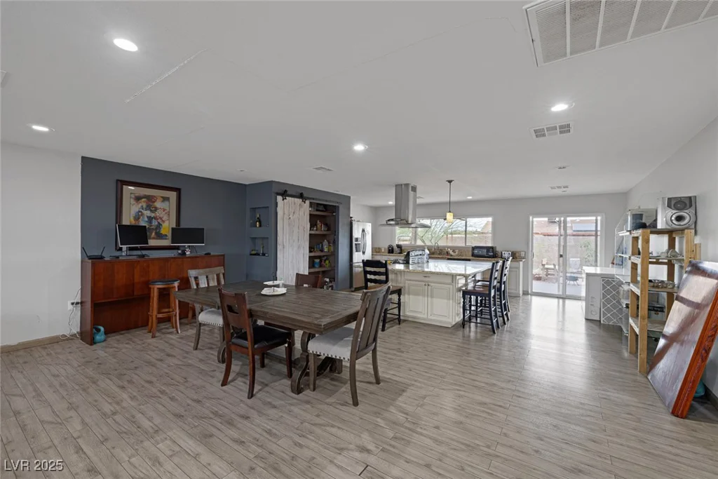 603 Palmhurst, Las Vegas, NV 89145