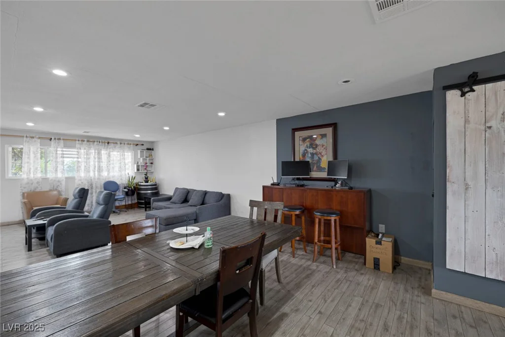 603 Palmhurst, Las Vegas, NV 89145