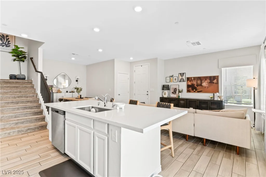 7350 Decatur, Las Vegas, NV 89131