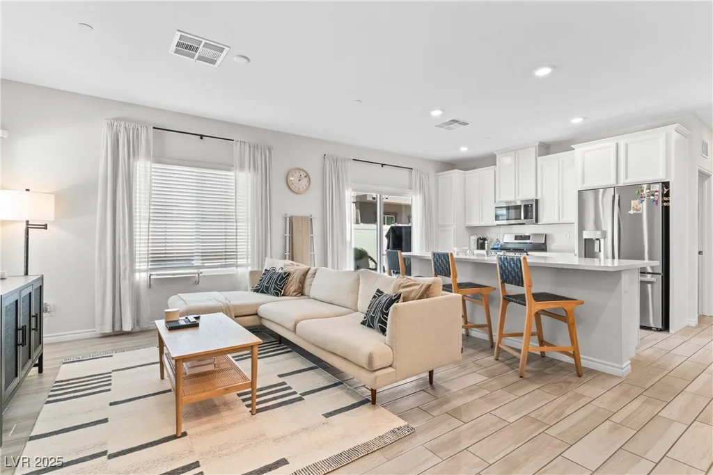 7350 Decatur, Las Vegas, NV 89131