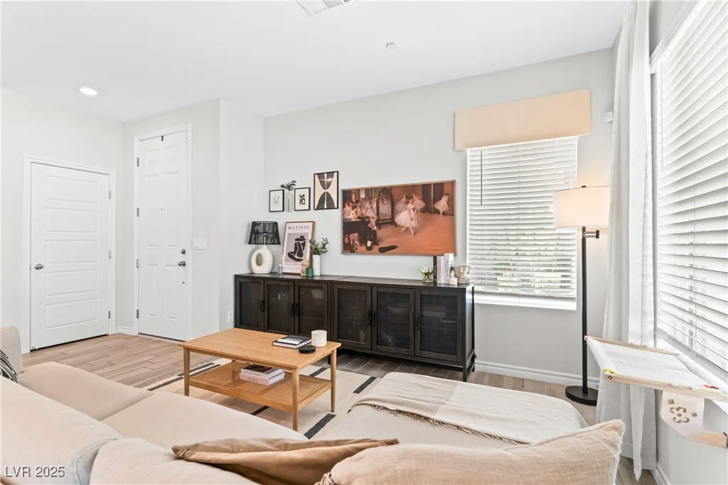 7350 Decatur, Las Vegas, NV 89131
