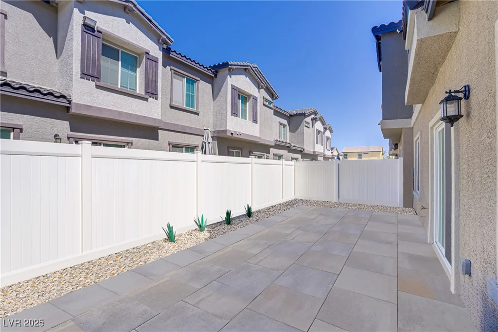 7350 Decatur, Las Vegas, NV 89131