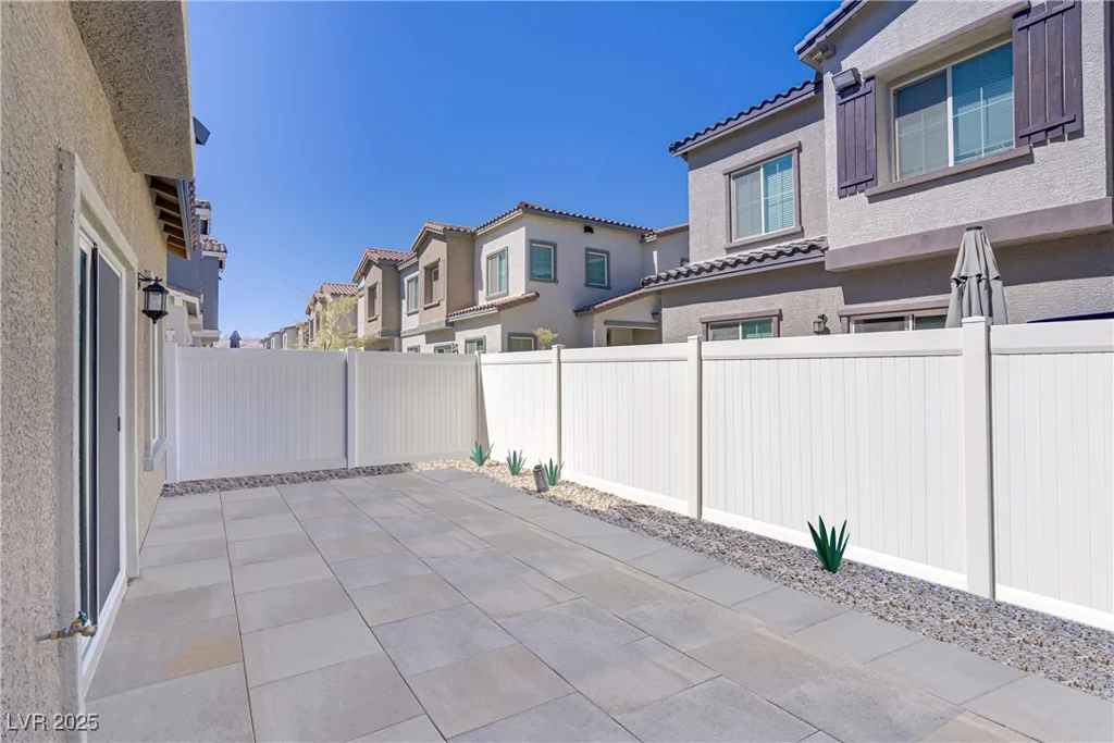 7350 Decatur, Las Vegas, NV 89131