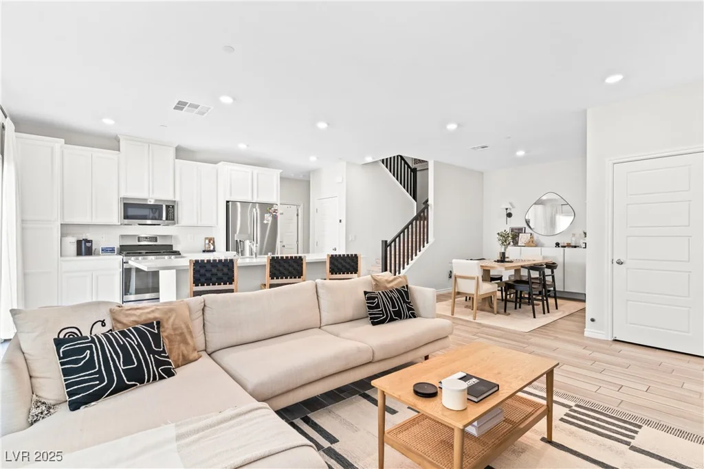 7350 Decatur, Las Vegas, NV 89131