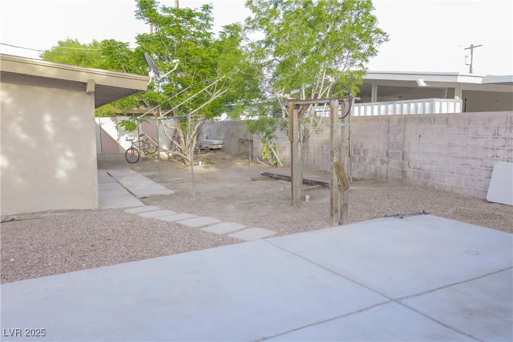 2001 McWilliams, Las Vegas, NV 89101
