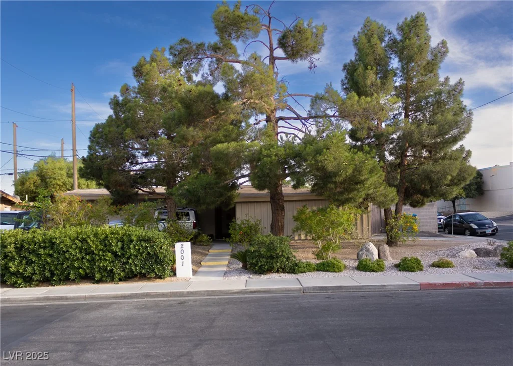 2001 McWilliams, Las Vegas, NV 89101