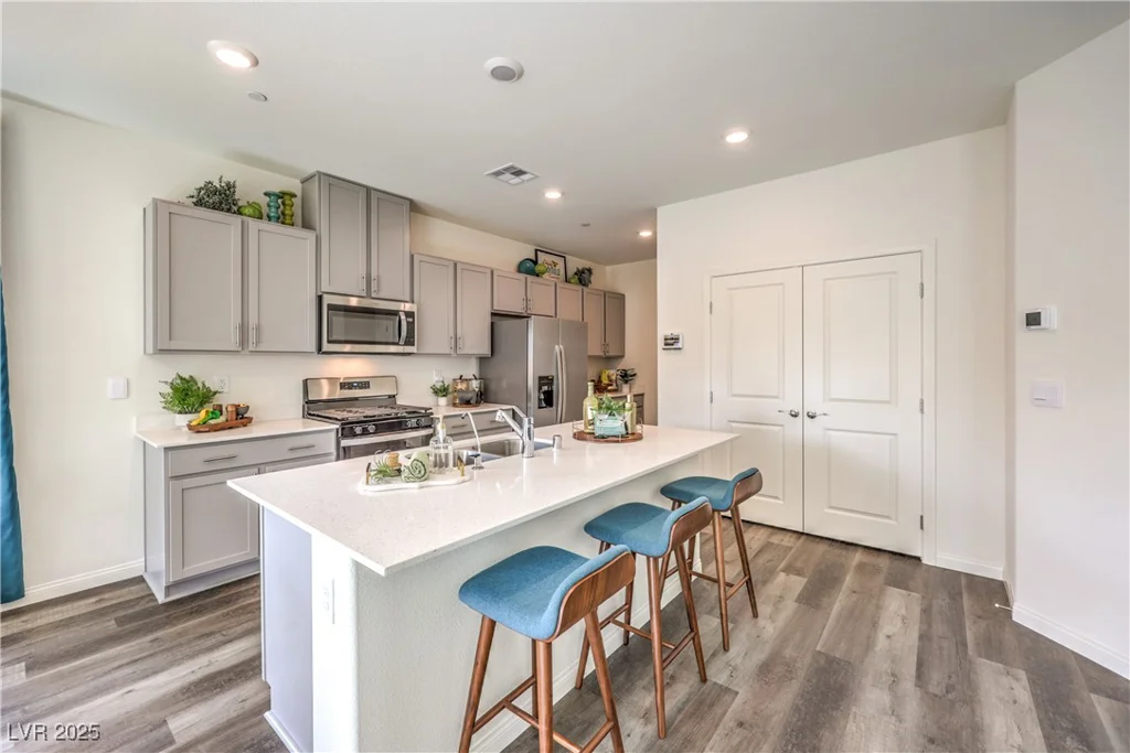 516 RED LOVEBIRD, Henderson, NV 89011