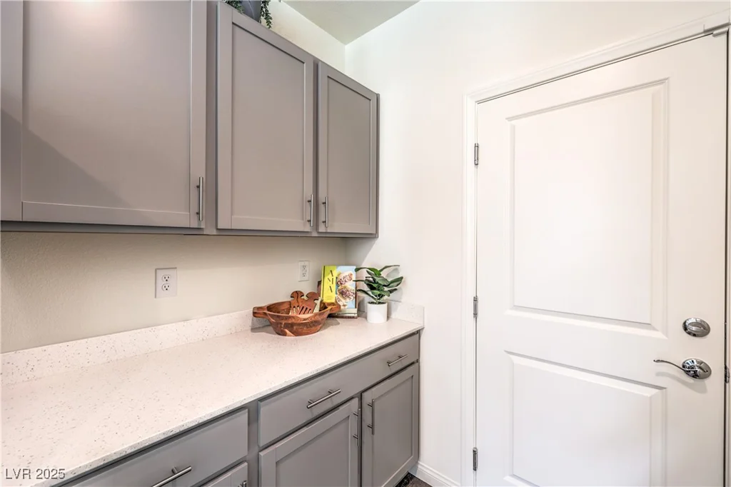516 RED LOVEBIRD, Henderson, NV 89011