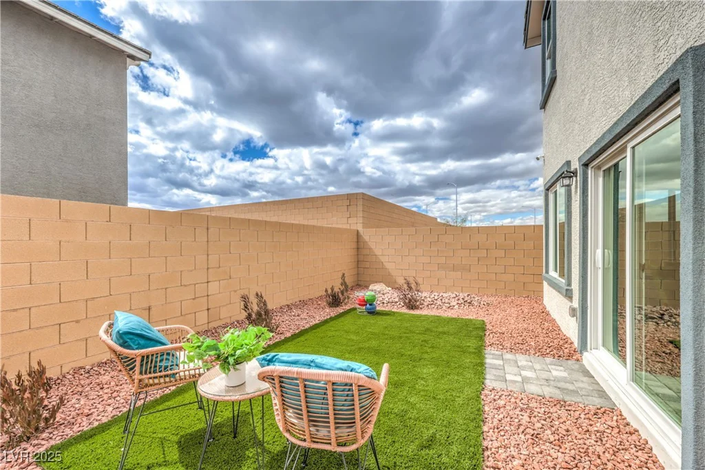 516 RED LOVEBIRD, Henderson, NV 89011