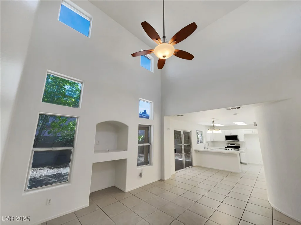 7900 Wood Shadow, Las Vegas, NV 89131