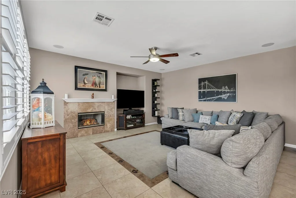 6423 Grayback, North Las Vegas, NV 89084