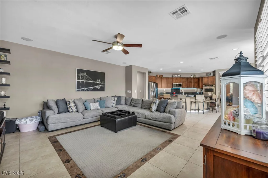 6423 Grayback, North Las Vegas, NV 89084