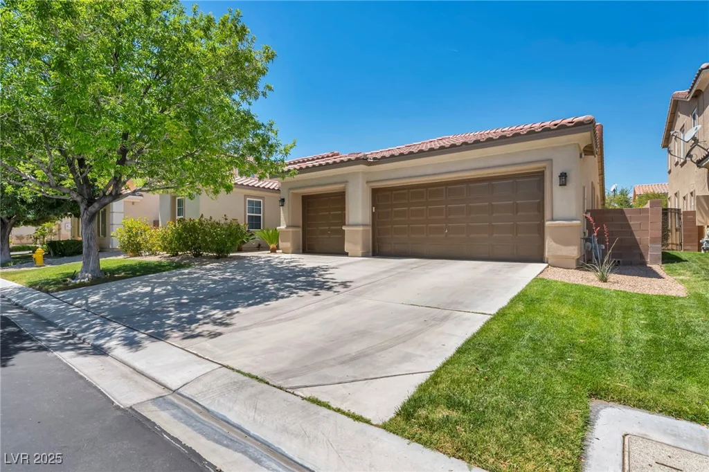 6423 Grayback, North Las Vegas, NV 89084