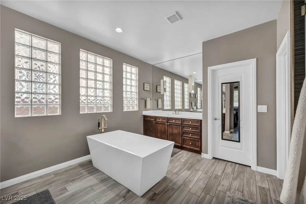 6423 Grayback, North Las Vegas, NV 89084