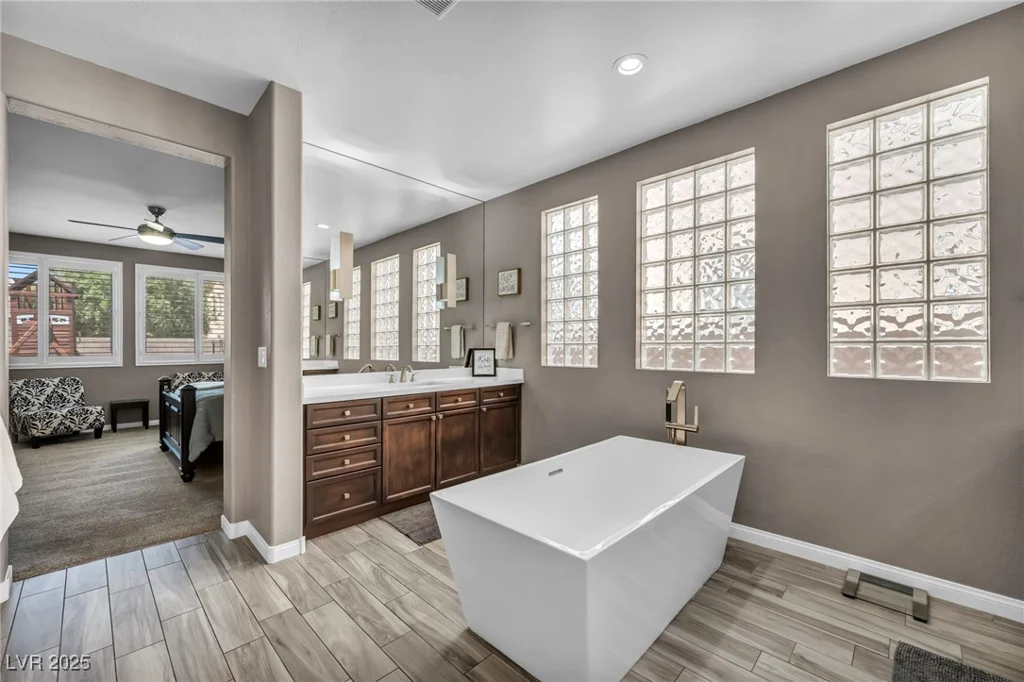 6423 Grayback, North Las Vegas, NV 89084