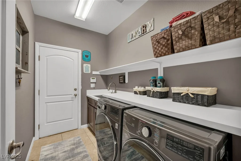 6423 Grayback, North Las Vegas, NV 89084
