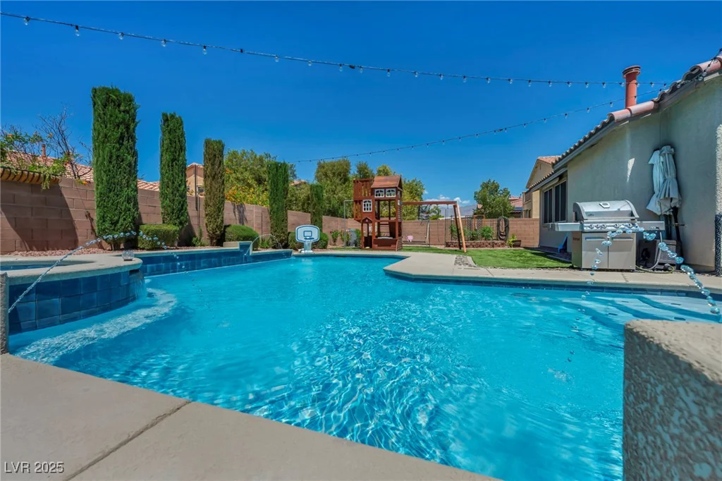 6423 Grayback, North Las Vegas, NV 89084
