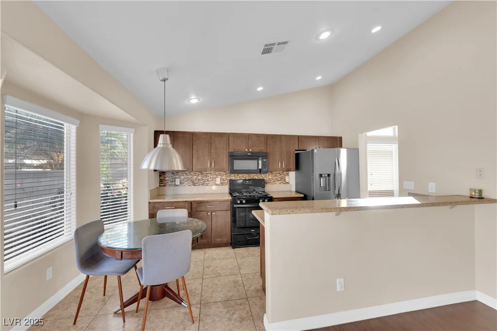 6231 Curlew, Las Vegas, NV 89122