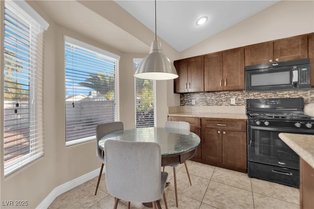 6231 Curlew, Las Vegas, NV 89122
