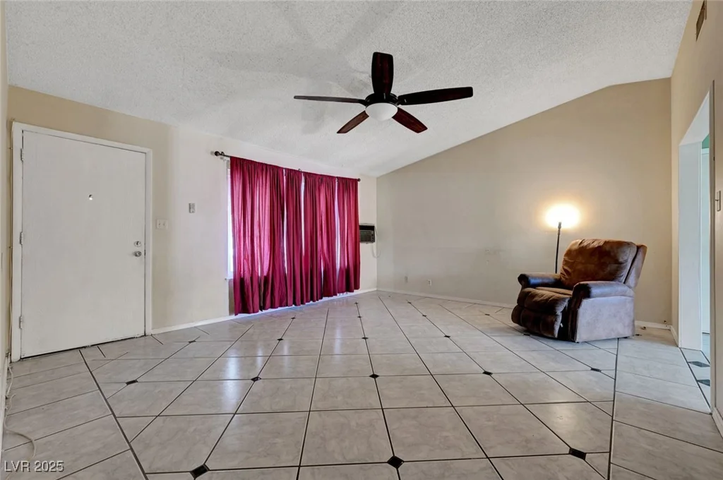 4067 Colorado, Las Vegas, NV 89104