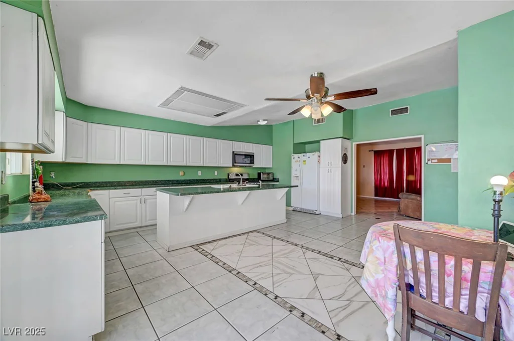 4067 Colorado, Las Vegas, NV 89104
