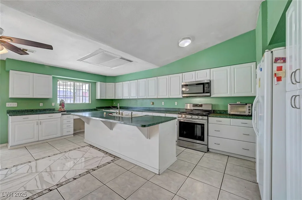 4067 Colorado, Las Vegas, NV 89104