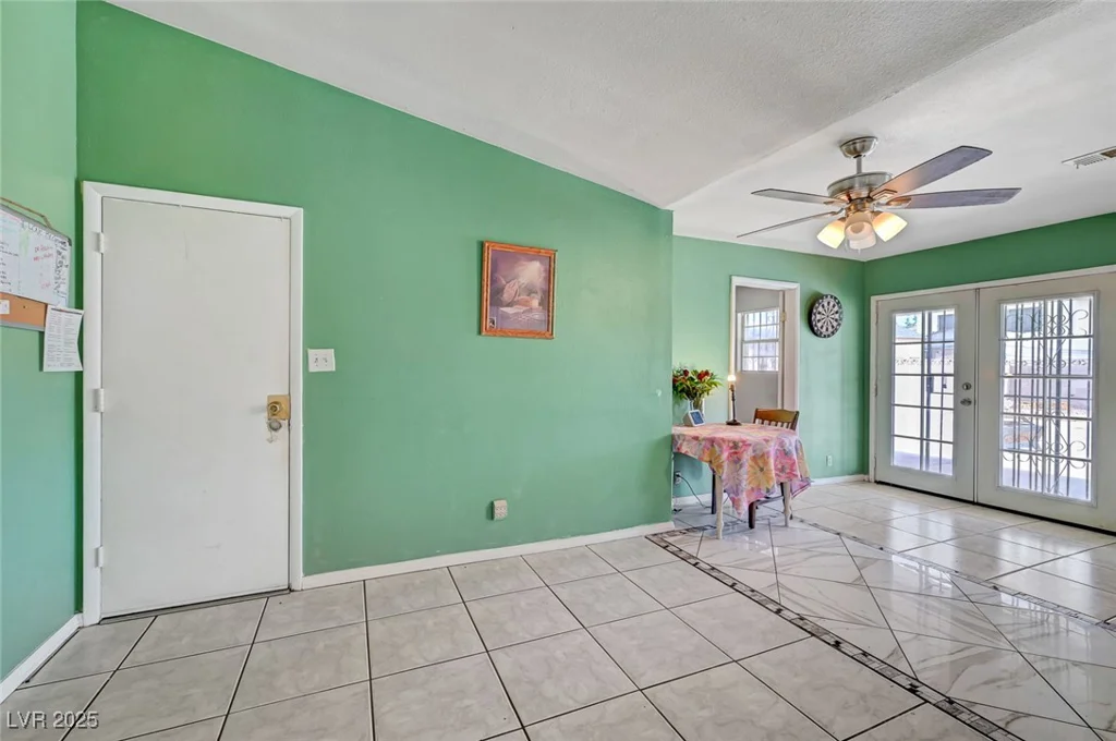 4067 Colorado, Las Vegas, NV 89104