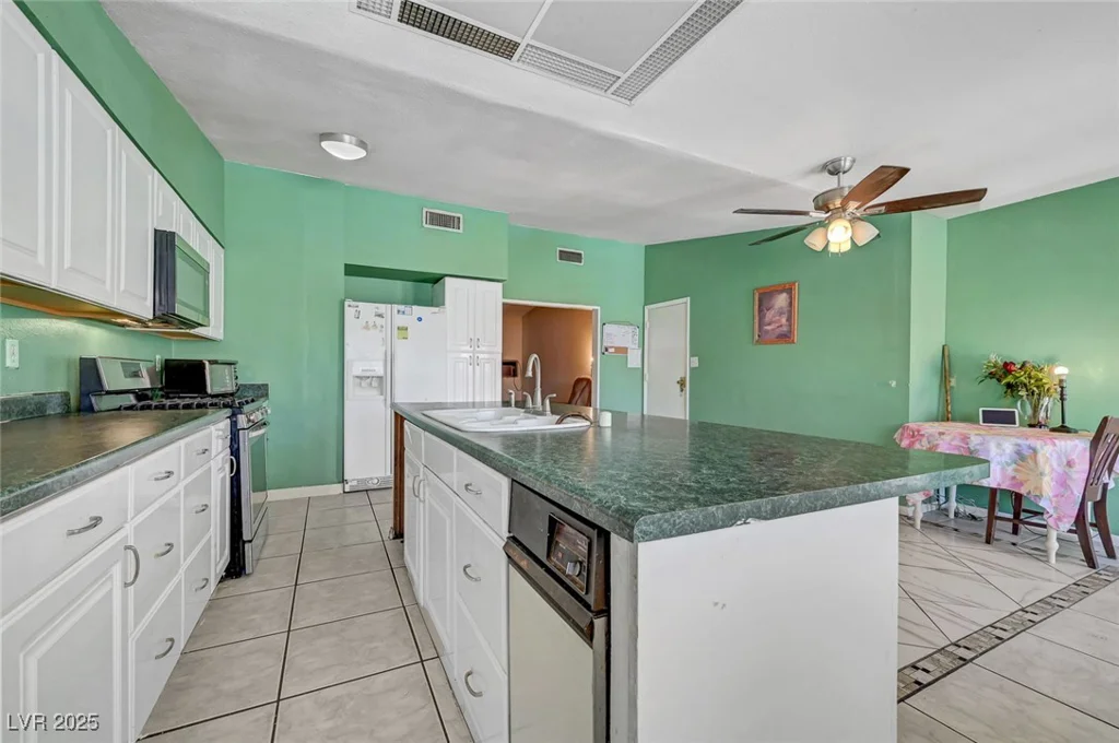 4067 Colorado, Las Vegas, NV 89104