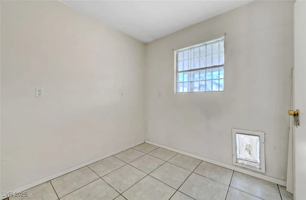 4067 Colorado, Las Vegas, NV 89104