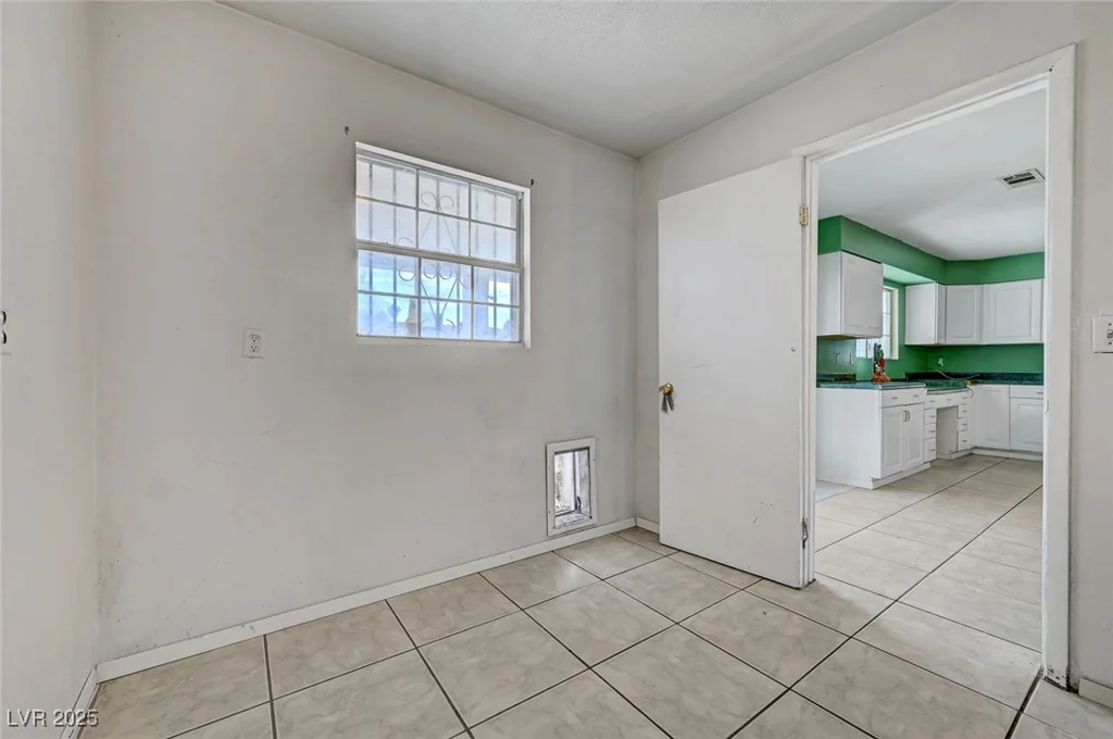 4067 Colorado, Las Vegas, NV 89104
