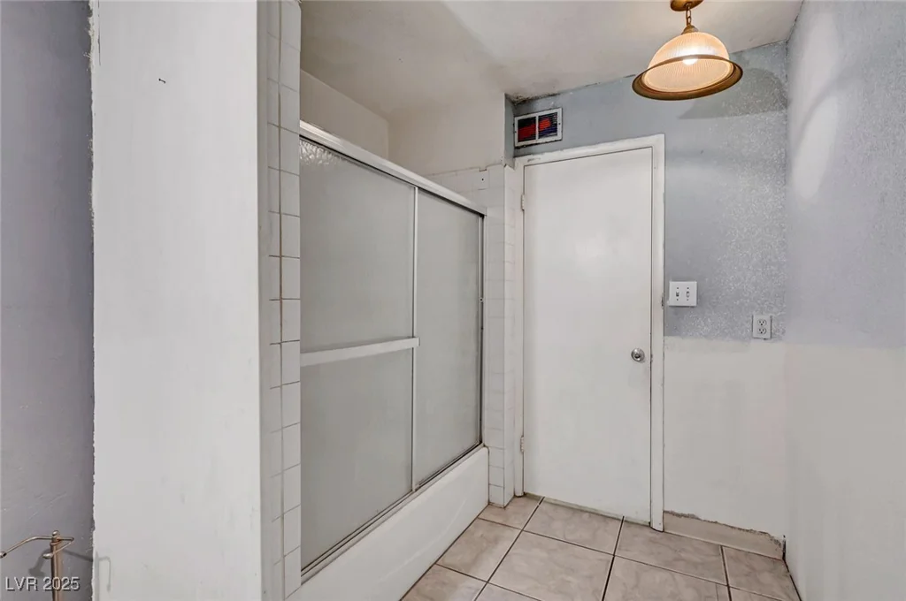 4067 Colorado, Las Vegas, NV 89104