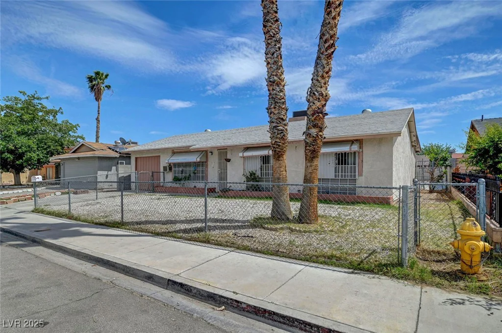 4067 Colorado, Las Vegas, NV 89104