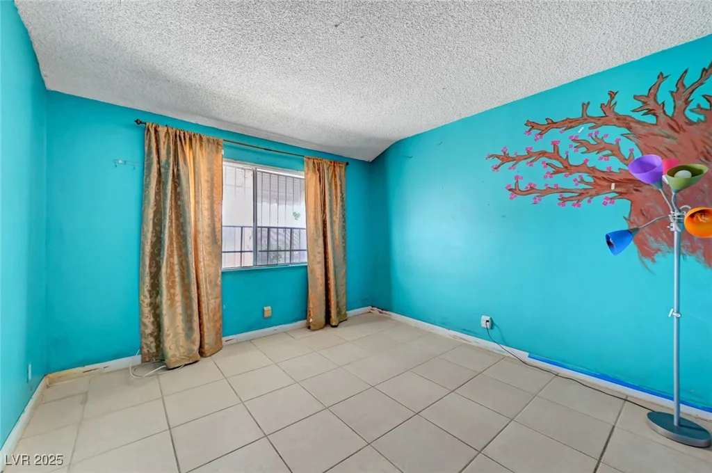 4067 Colorado, Las Vegas, NV 89104