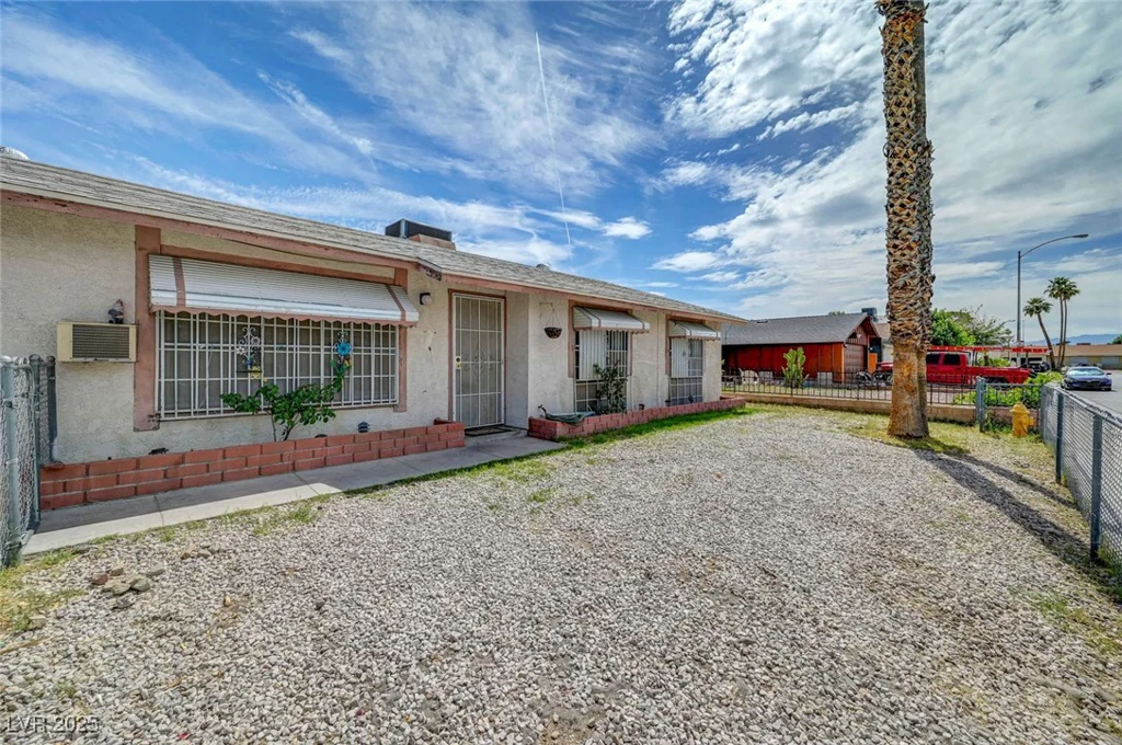4067 Colorado, Las Vegas, NV 89104