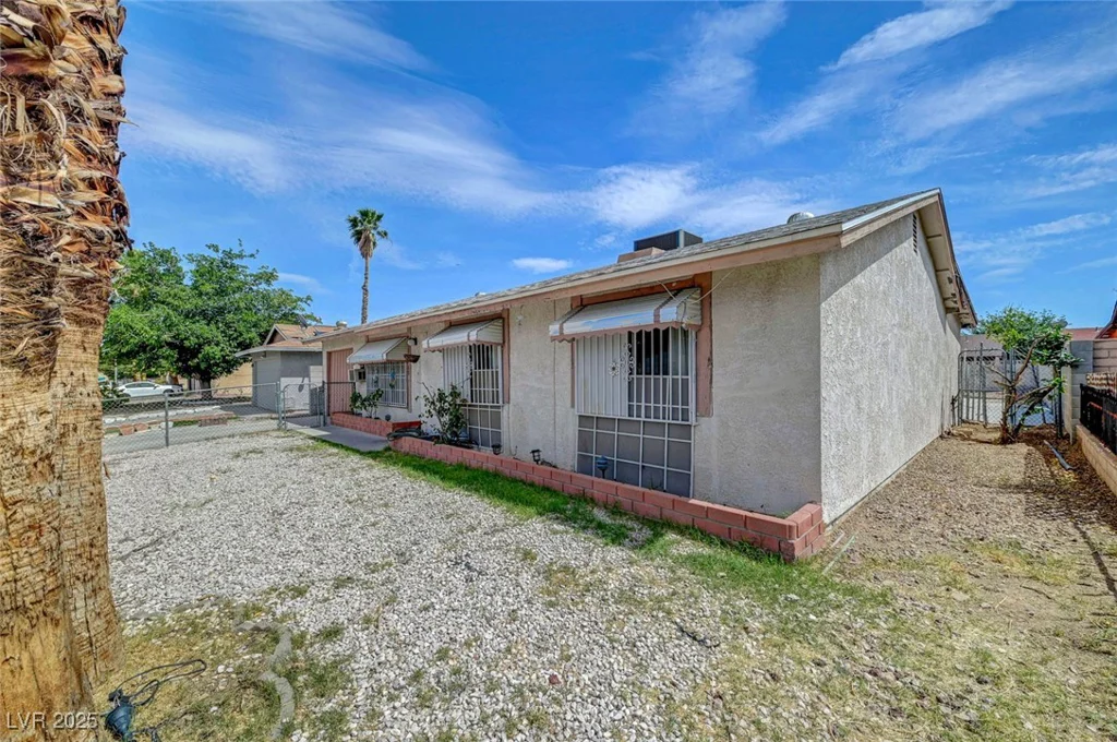 4067 Colorado, Las Vegas, NV 89104