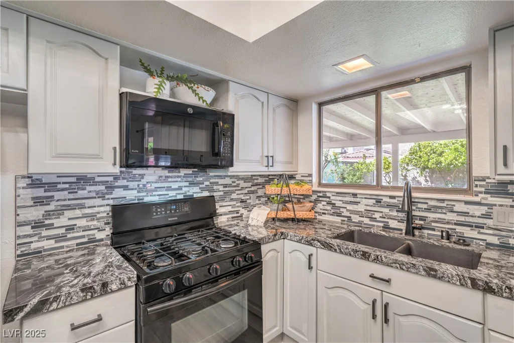 4475 Harmony, Las Vegas, NV 89121