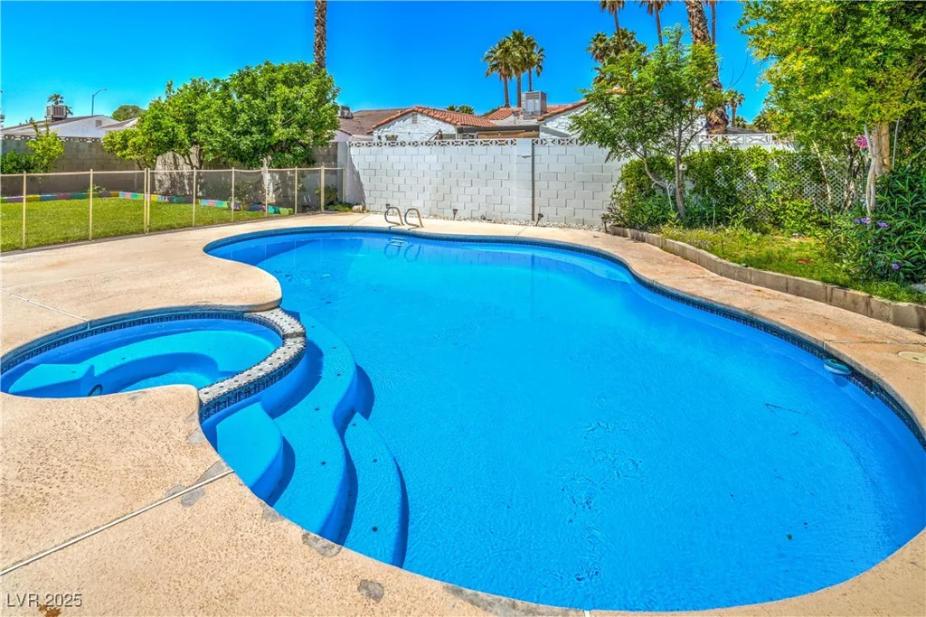 4475 Harmony, Las Vegas, NV 89121
