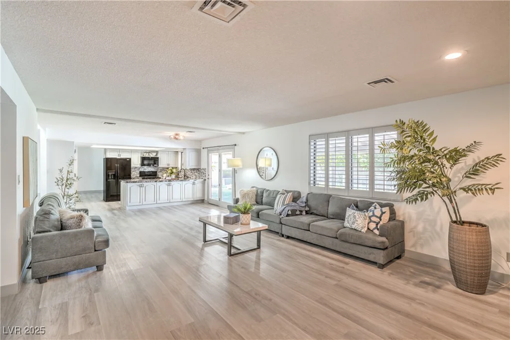4475 Harmony, Las Vegas, NV 89121