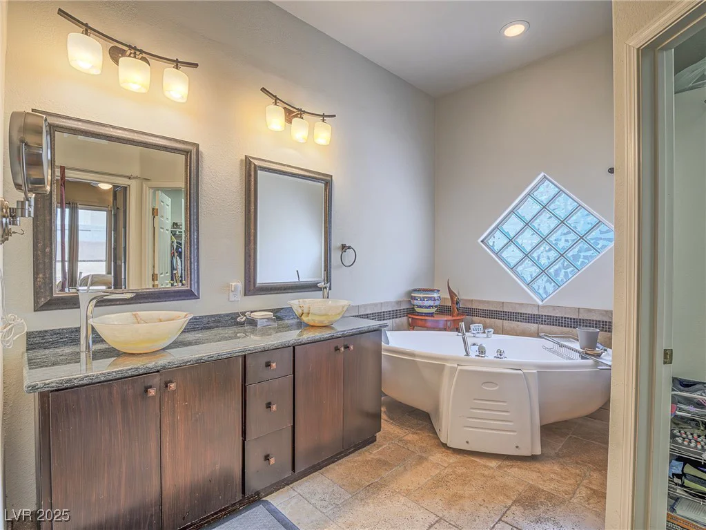 401 Obsidian, Las Vegas, NV 89145