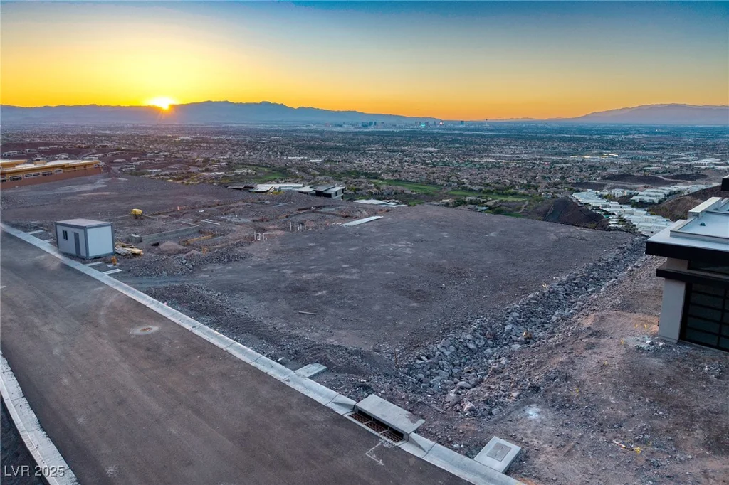 567 Rock Peak, Henderson, NV 89012