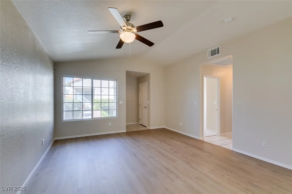 5424 Comchec, Las Vegas, NV 89108