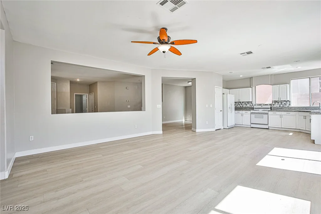 6747 Gold Yarrow, Las Vegas, NV 89148