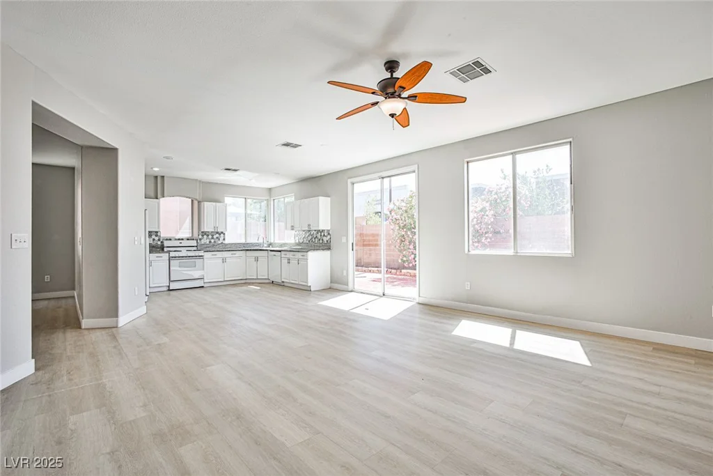 6747 Gold Yarrow, Las Vegas, NV 89148