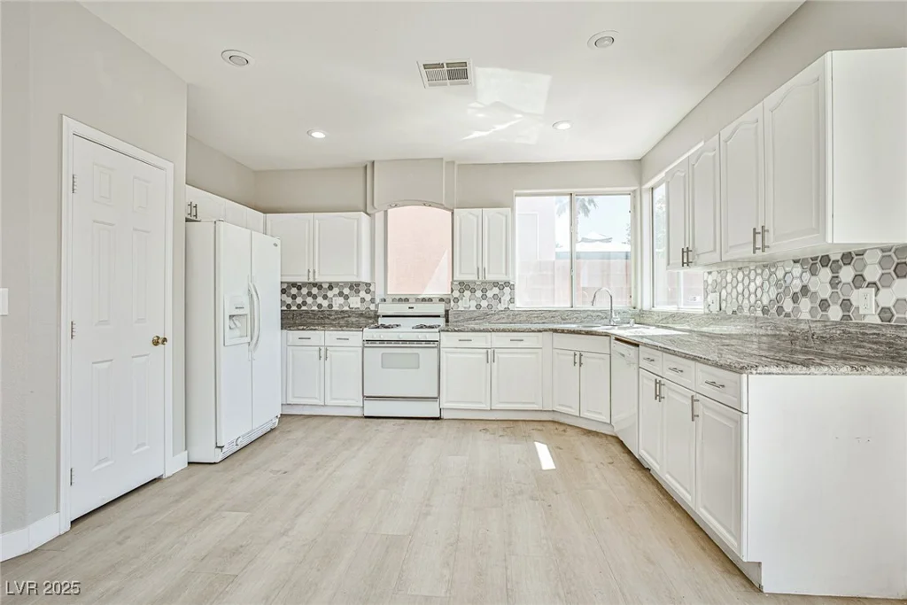 6747 Gold Yarrow, Las Vegas, NV 89148