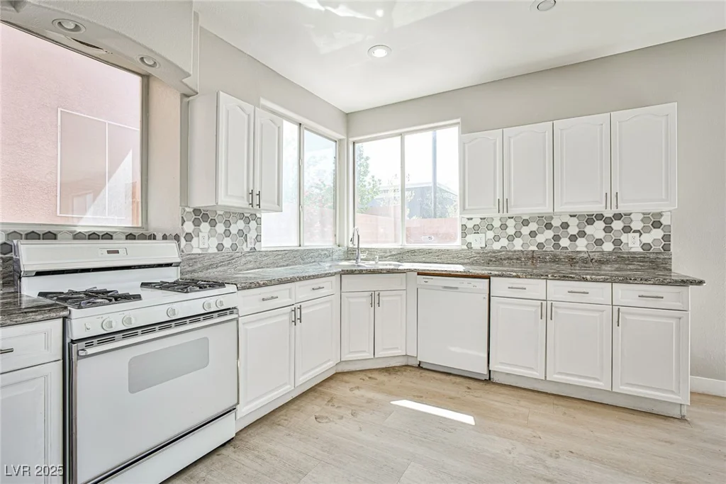 6747 Gold Yarrow, Las Vegas, NV 89148
