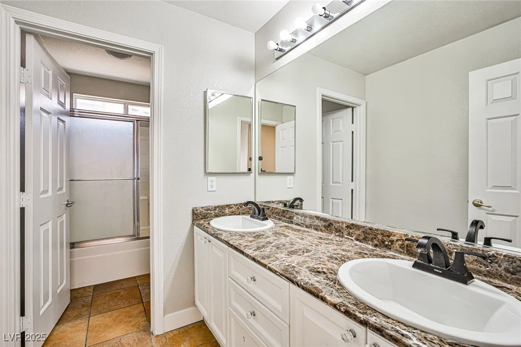 6747 Gold Yarrow, Las Vegas, NV 89148